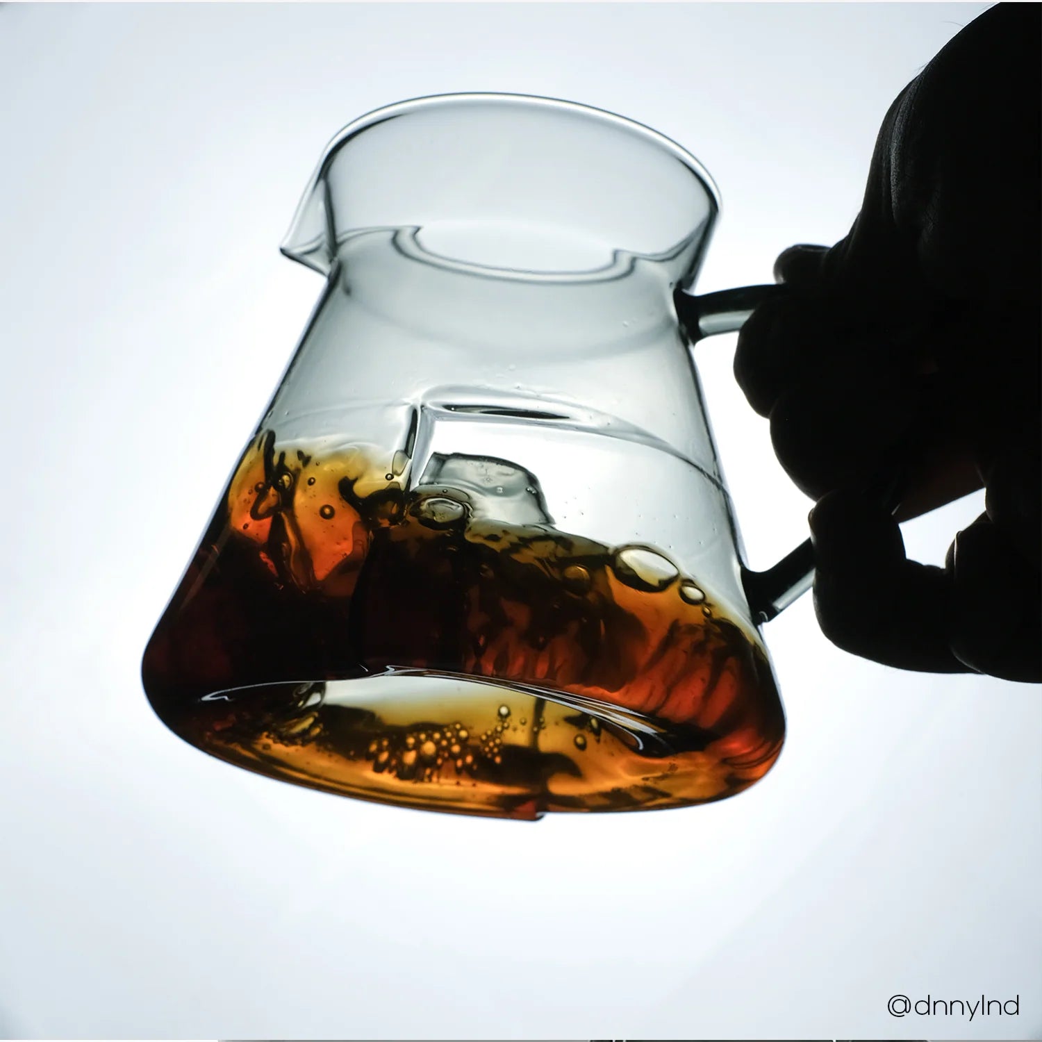 AVENSI WAVE- Cyclone Carafe - Small Black - Entire Goods