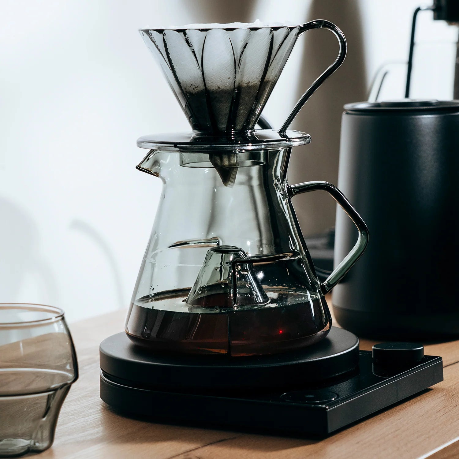 AVENSI WAVE- Cyclone Carafe - Small Black - Entire Goods