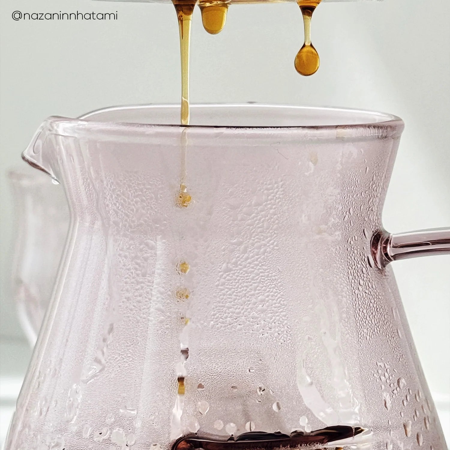 AVENSI WAVE - Cyclone Carafe - Small Pink - Entire Goods